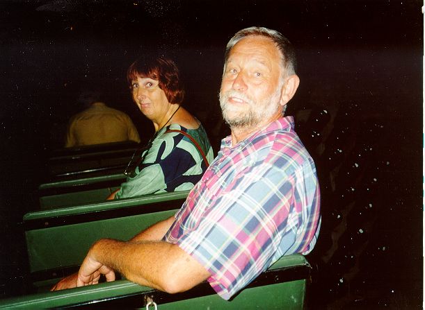 En un tren en las cuevas de Codorniu